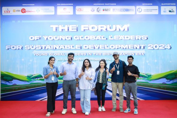 Sinh viên quốc tế tham gia diễn đàn “Young Global Leaders in the Digitalization Era”